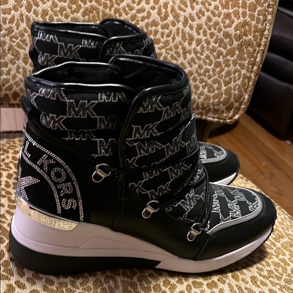 Michael Kors Black and White Winter Rain Boots - Picture 6 of 7